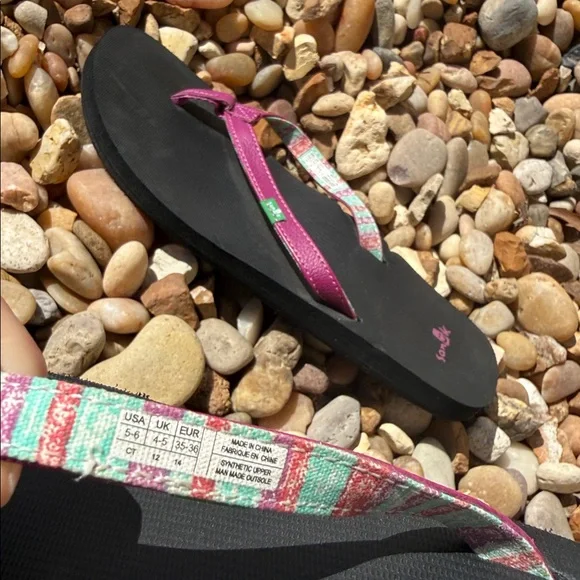 Sanuk Vibrant Pink Black Flip Flop Sandals Foam Cushion Women's Size 5 6 - Picture 4 of 5